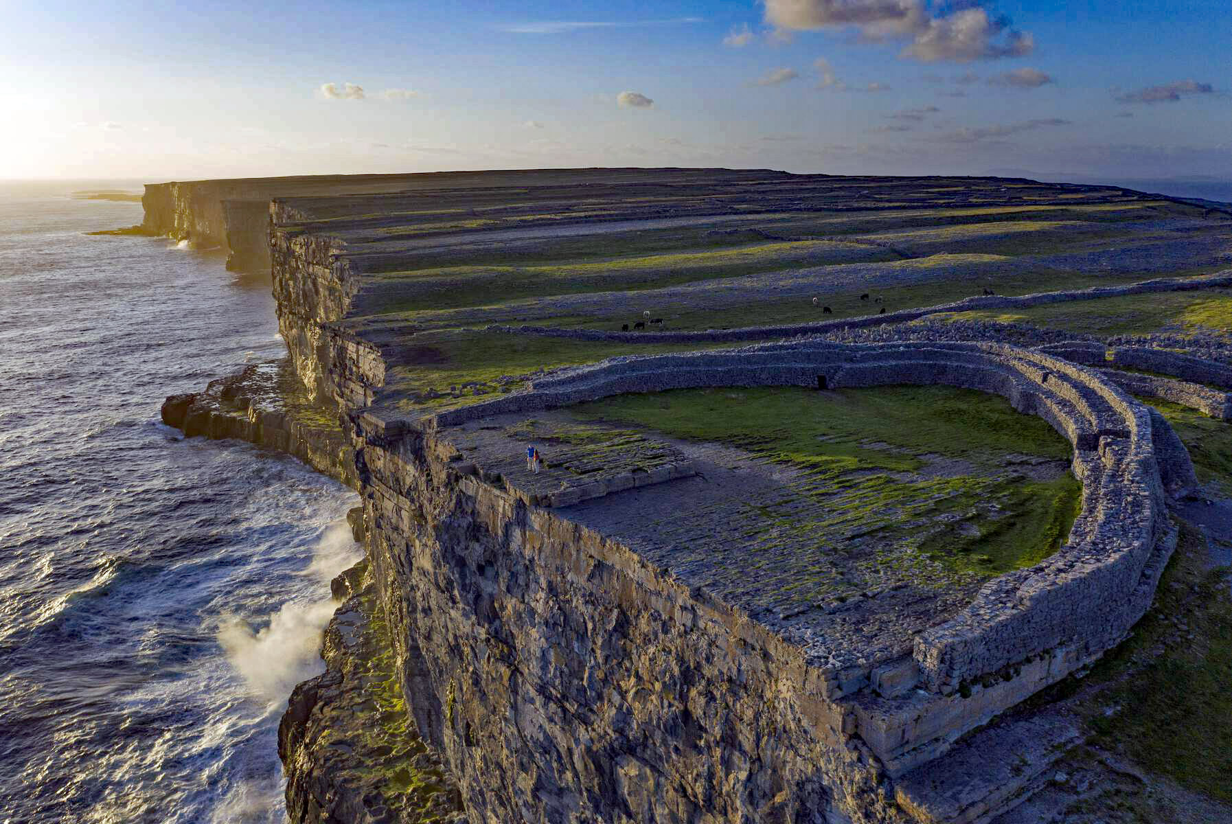 Dún Aonghasa stone fort on the Atlantic cliffs of the Aran Islands